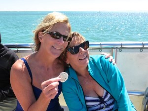 shellers with a sand dollar